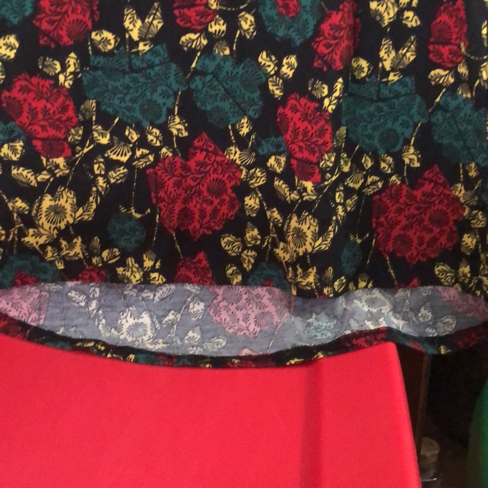 LulaRoe Floral Scoop Neck Women's Top - Picture 7 of 10